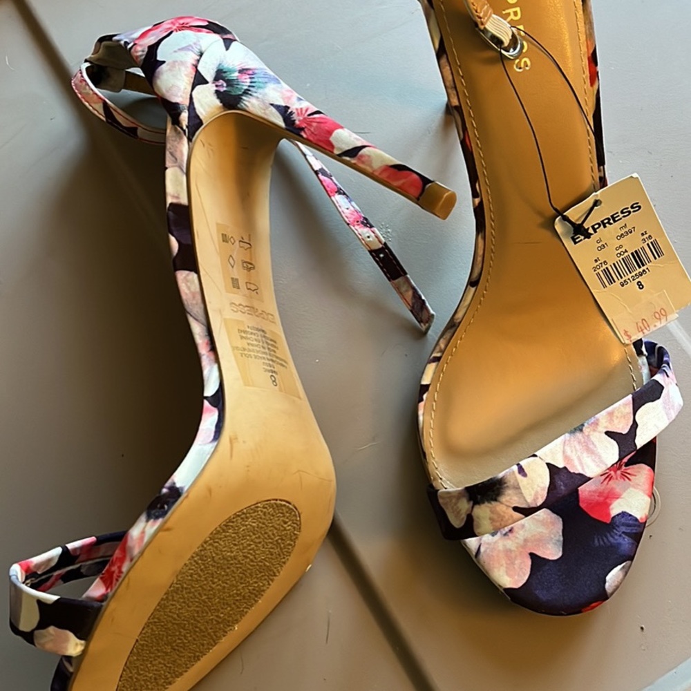 Express heels never worn, still with tags